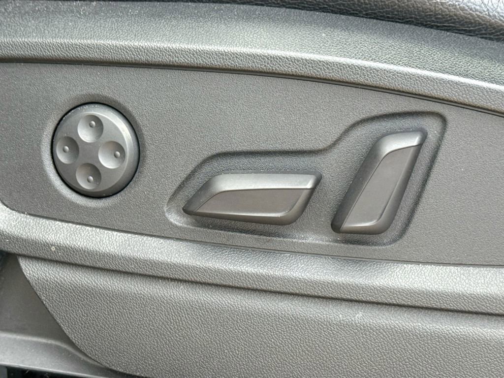 Used 2020 Audi Q5 2.0T Titanium Premium Plus w/ Premium Plus Package image 25