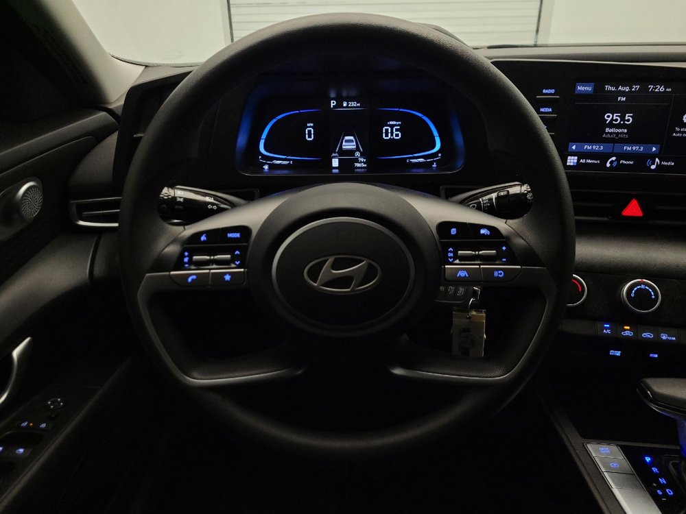 Used 2025 Hyundai Elantra SE FWD image 22
