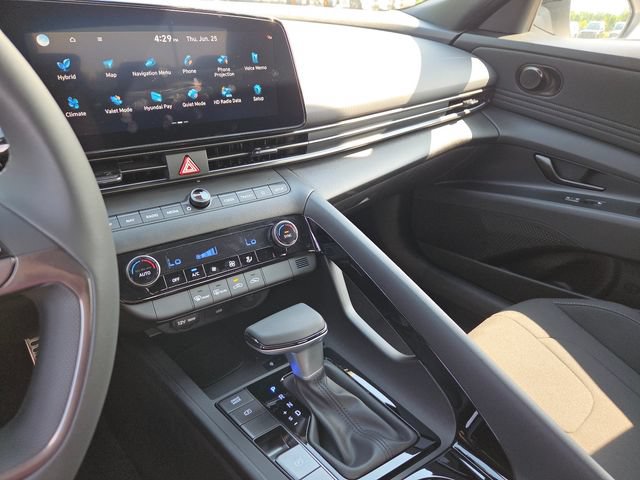 New 2026 Hyundai Elantra SEL FWD image 28