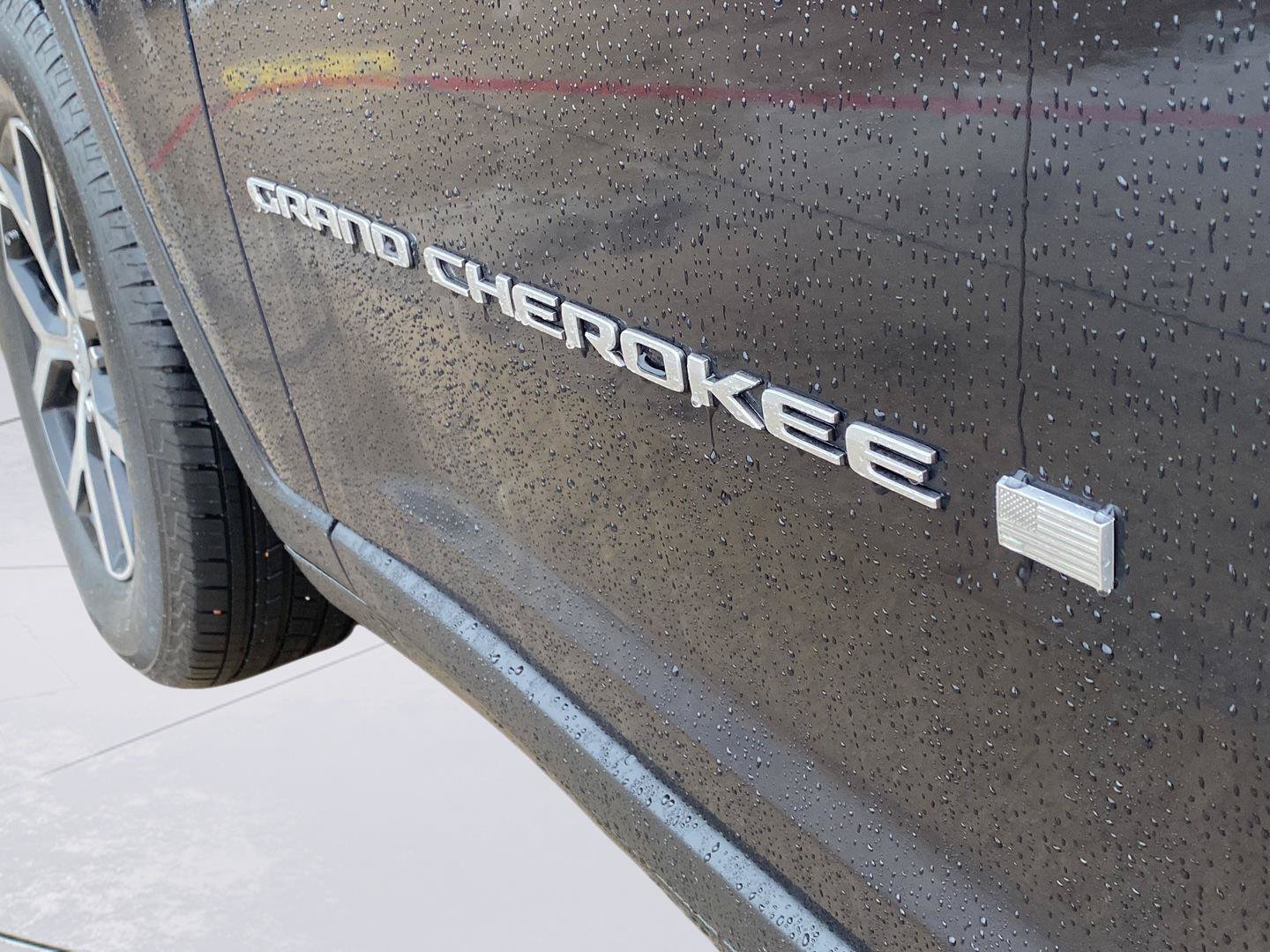 Used 2024 Jeep Grand Cherokee Limited w/ Luxury Tech Group II AWD/4WD image 12