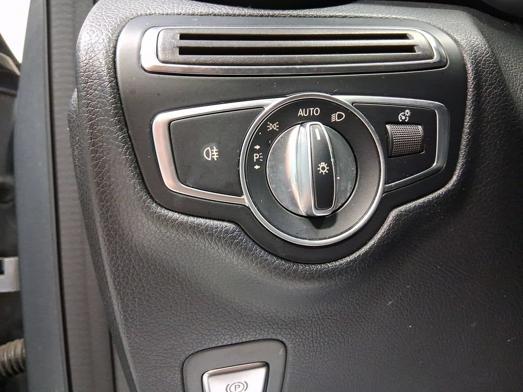 Used 2019 Mercedes-Benz GLC 300 image 15