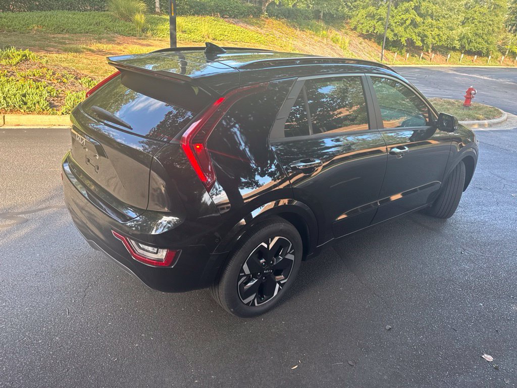 Used 2024 Kia Niro Wave w/ Wave Preserve Package FWD image 6