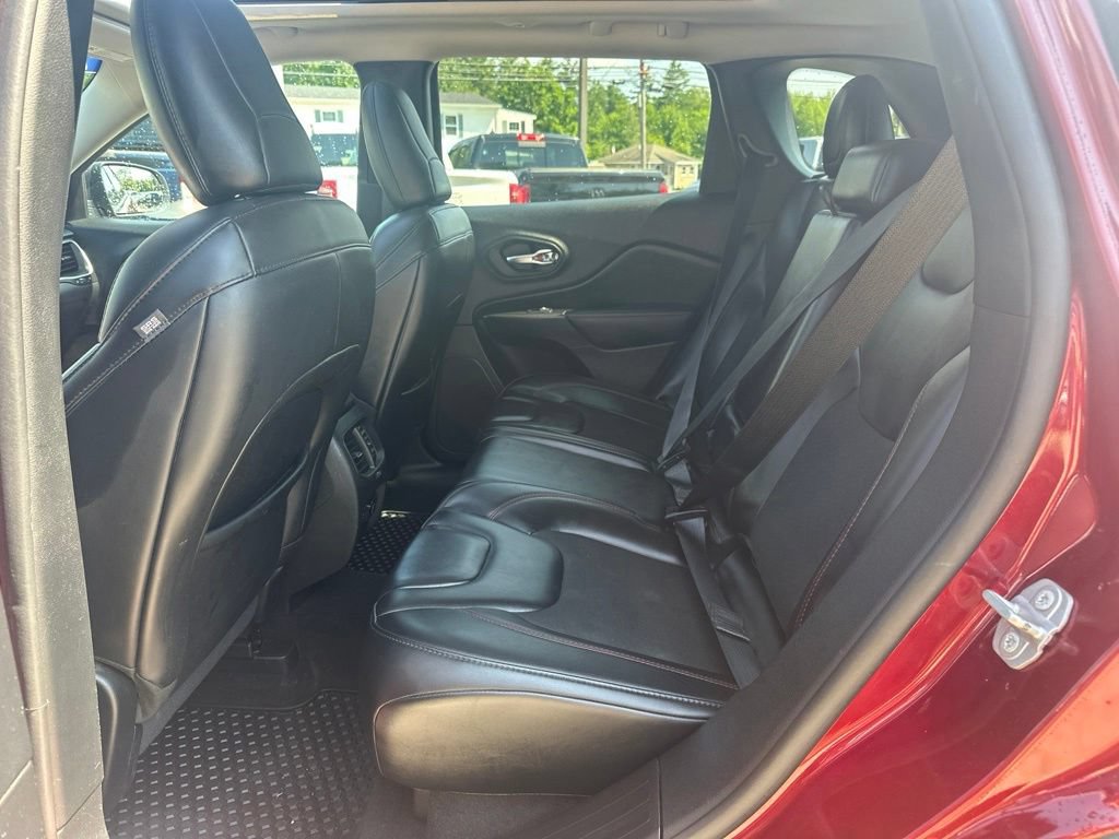 Used 2021 Jeep Cherokee Trailhawk w/ Sun, Sound & Nav Group AWD/4WD image 36