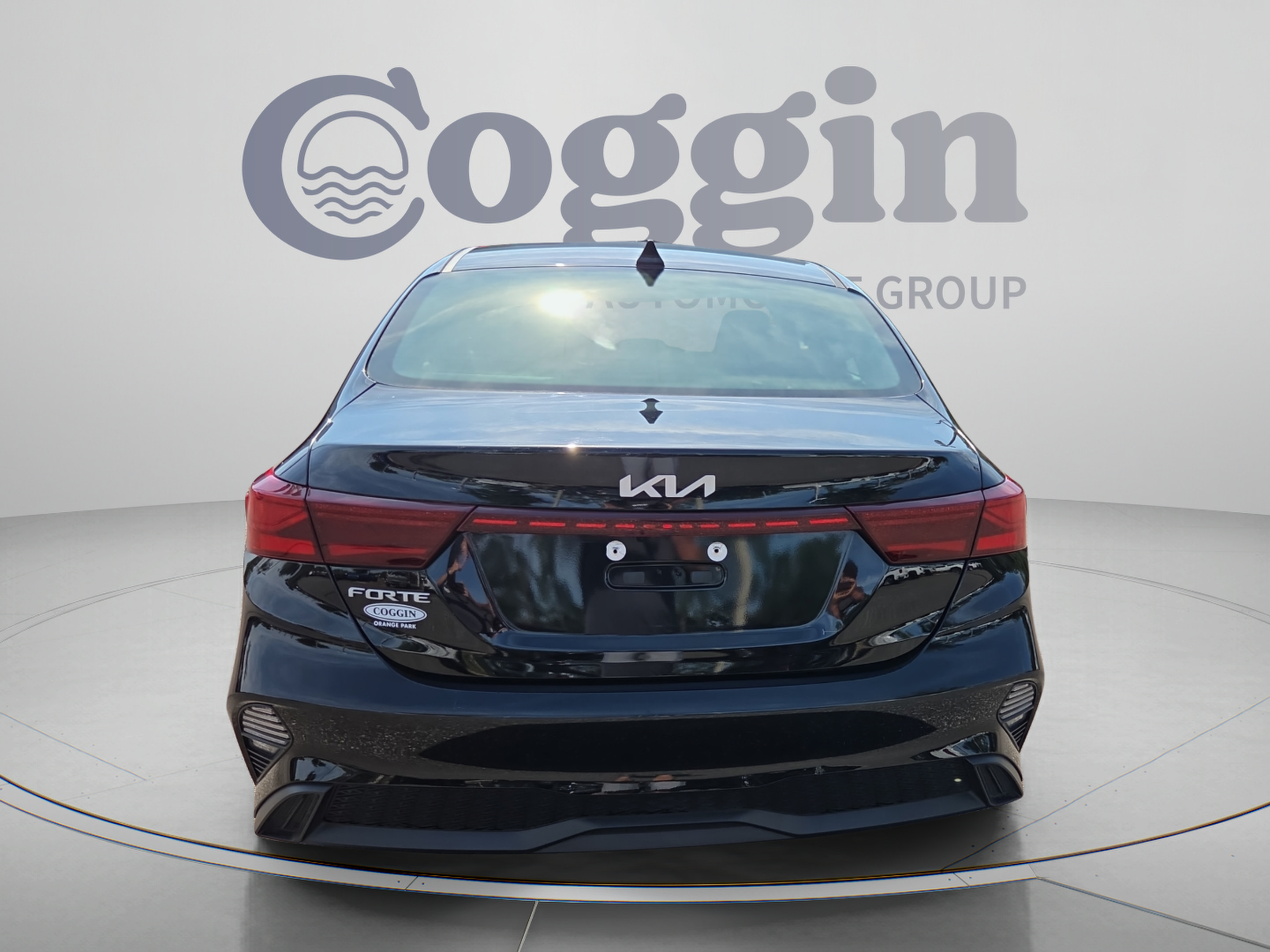 Used 2024 Kia Forte LXS w/ LXS Technology Package FWD image 4
