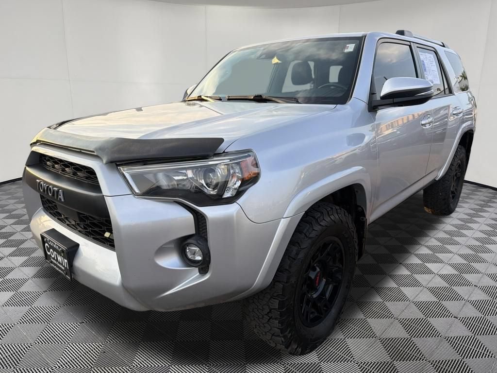 Used 2022 Toyota 4Runner SR5 Premium w/ Moonroof Package AWD/4WD image 3