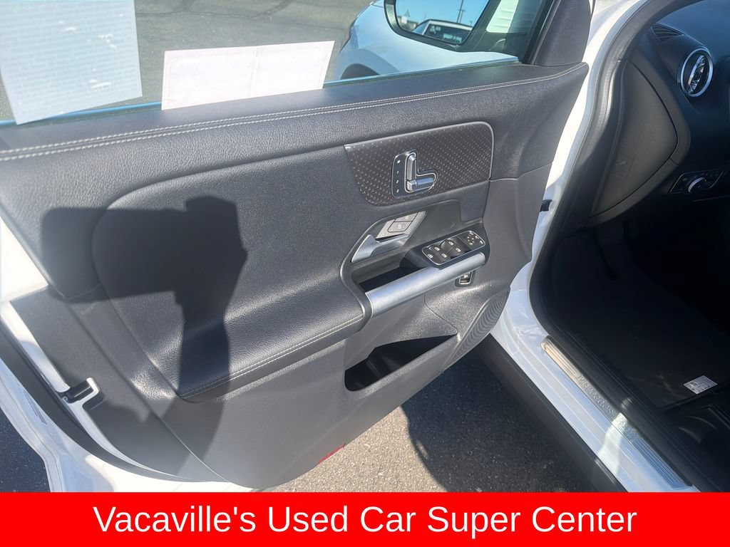 Used 2025 Mercedes-Benz GLA 250 4MATIC image 10