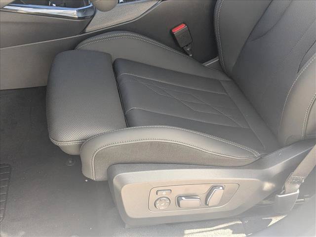 Used 2026 BMW X3 xDrive30i w/ M Sport Package AWD/4WD image 4