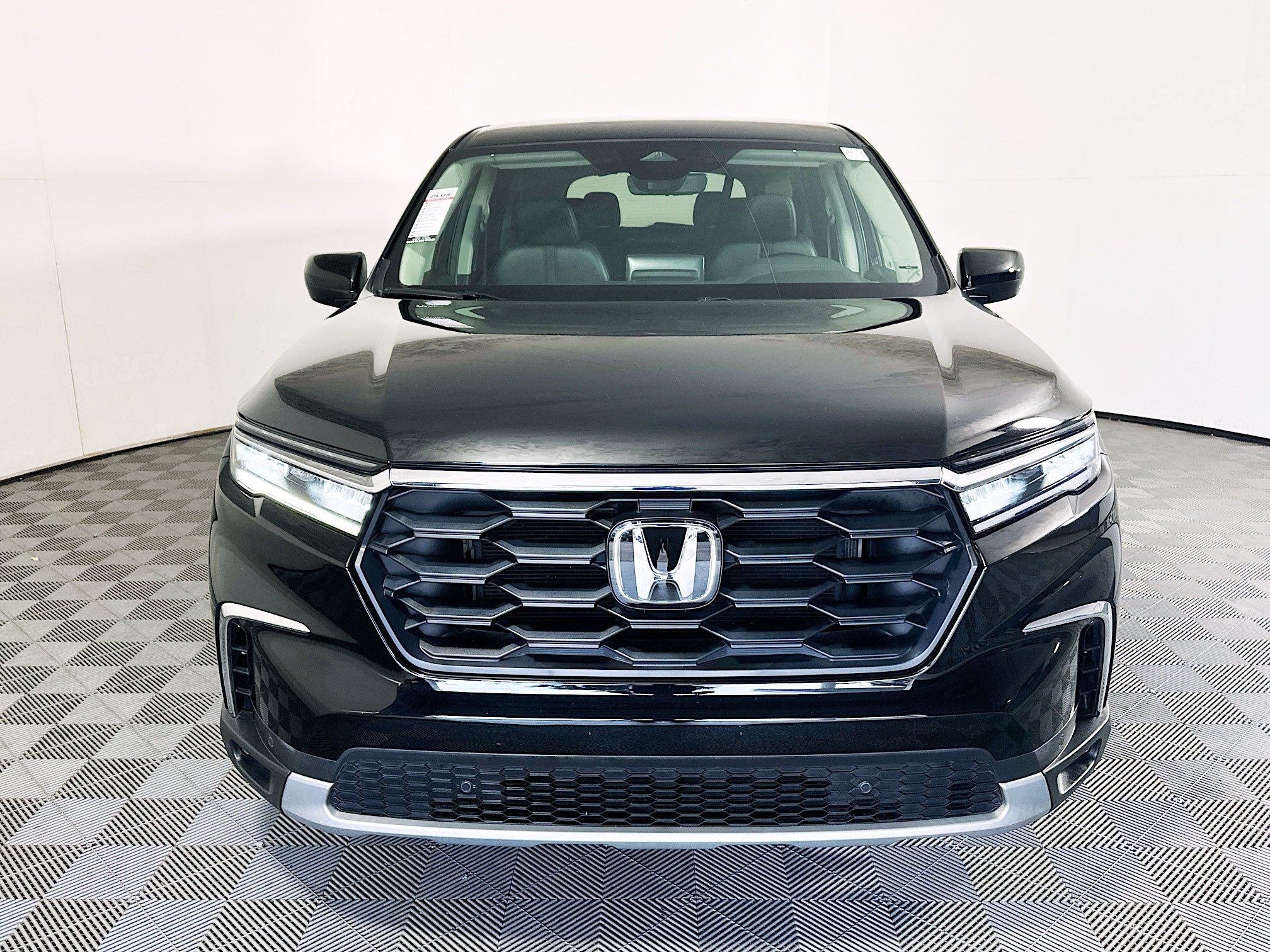 Used 2025 Honda Pilot EX-L image 8