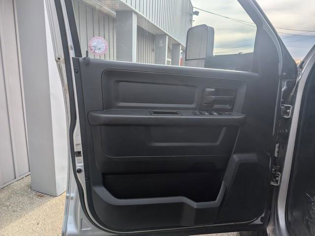 Used 2014 RAM 3500 Tradesman image 9