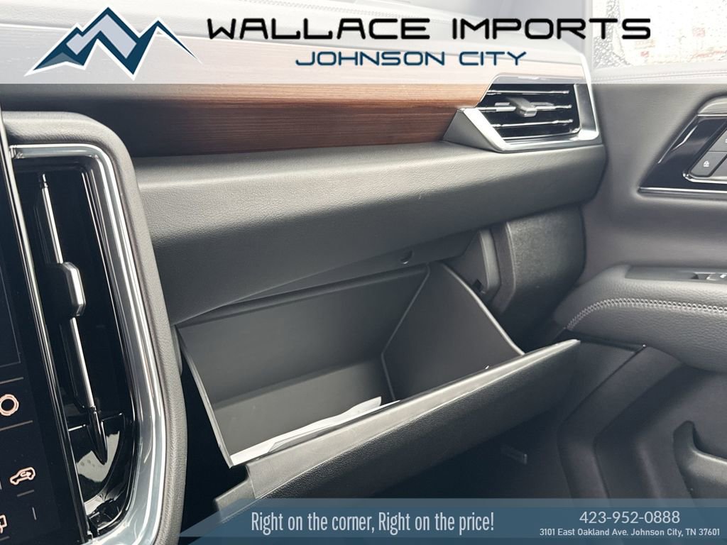 Used 2025 GMC Yukon Denali AWD/4WD image 21