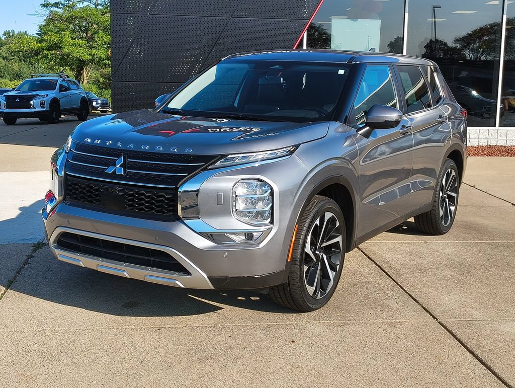 Used 2023 Mitsubishi Outlander SE