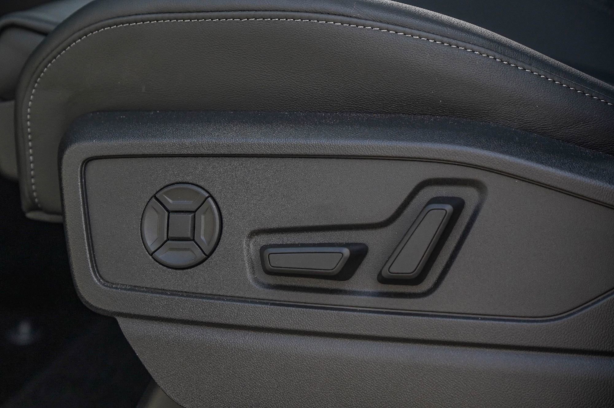 New 2025 Audi Q5 Premium Plus image 18