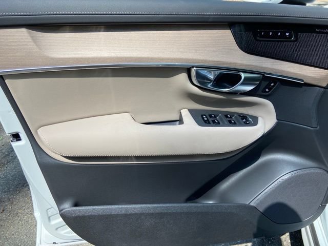 New 2026 Volvo XC90 B6 Plus w/ Protection Package Premier AWD/4WD image 12