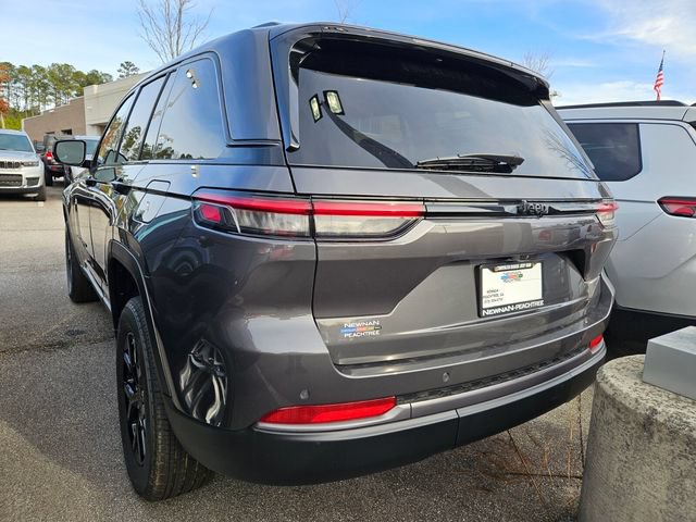 New 2026 Jeep Grand Cherokee Altitude RWD image 4