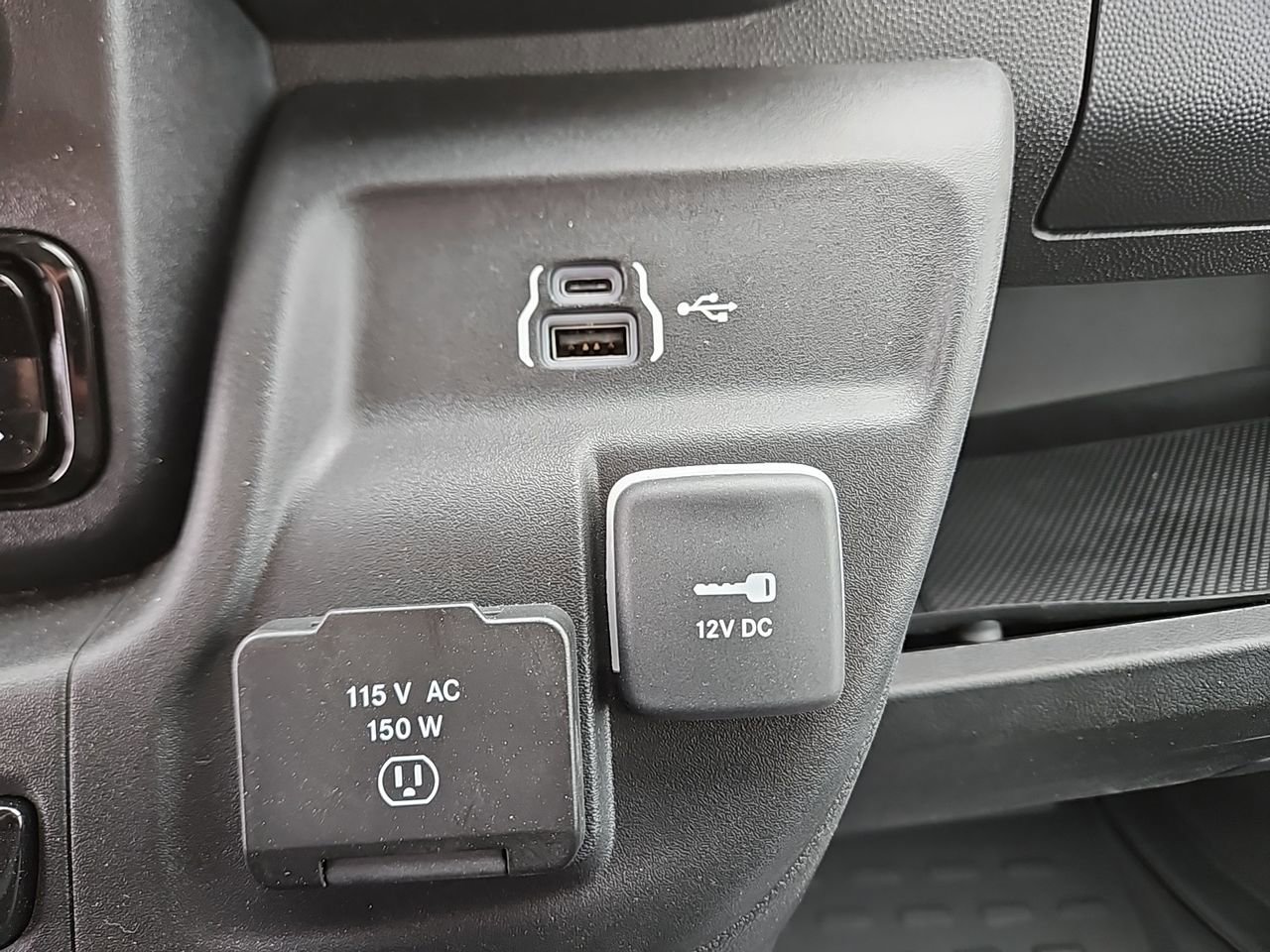 New 2025 RAM ProMaster 2500 w/ Quick Order Package 22G SLT image 26