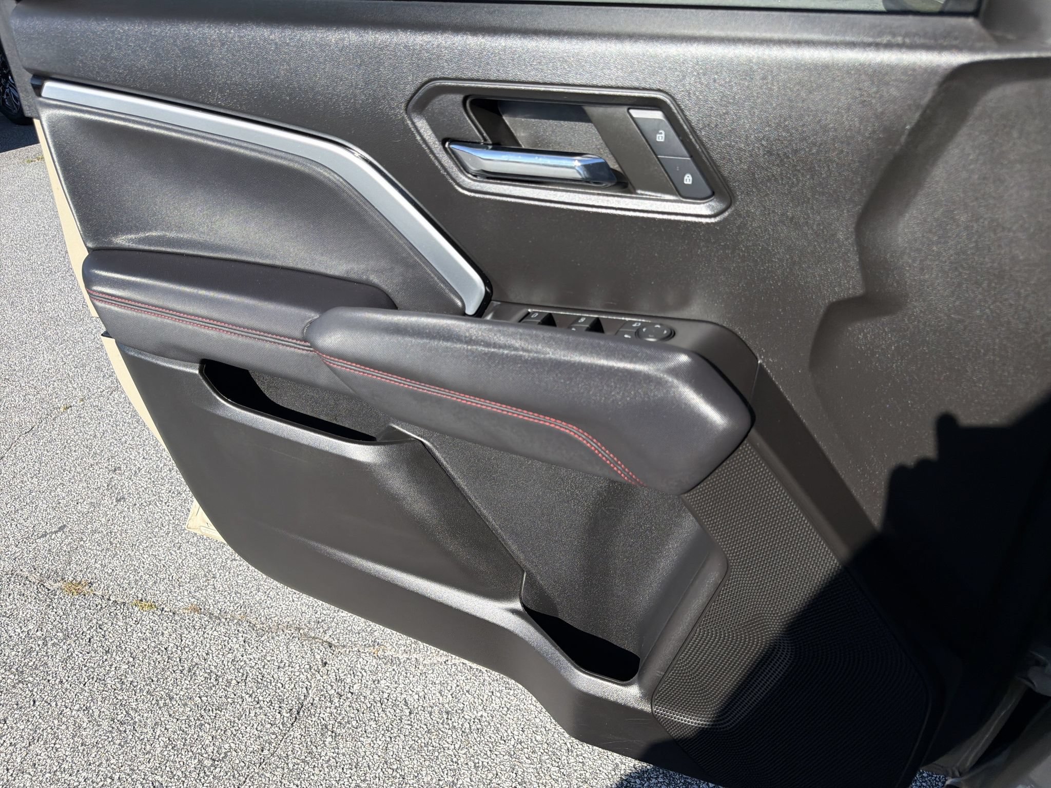 Used 2024 Chevrolet Colorado Z71 w/ Z71 Convenience Package 2 AWD/4WD image 13