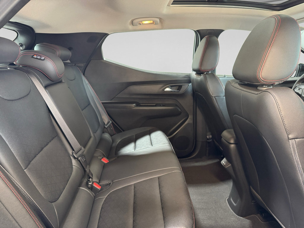 Used 2027 Chevrolet Bolt RS w/ Technology Package FWD image 22