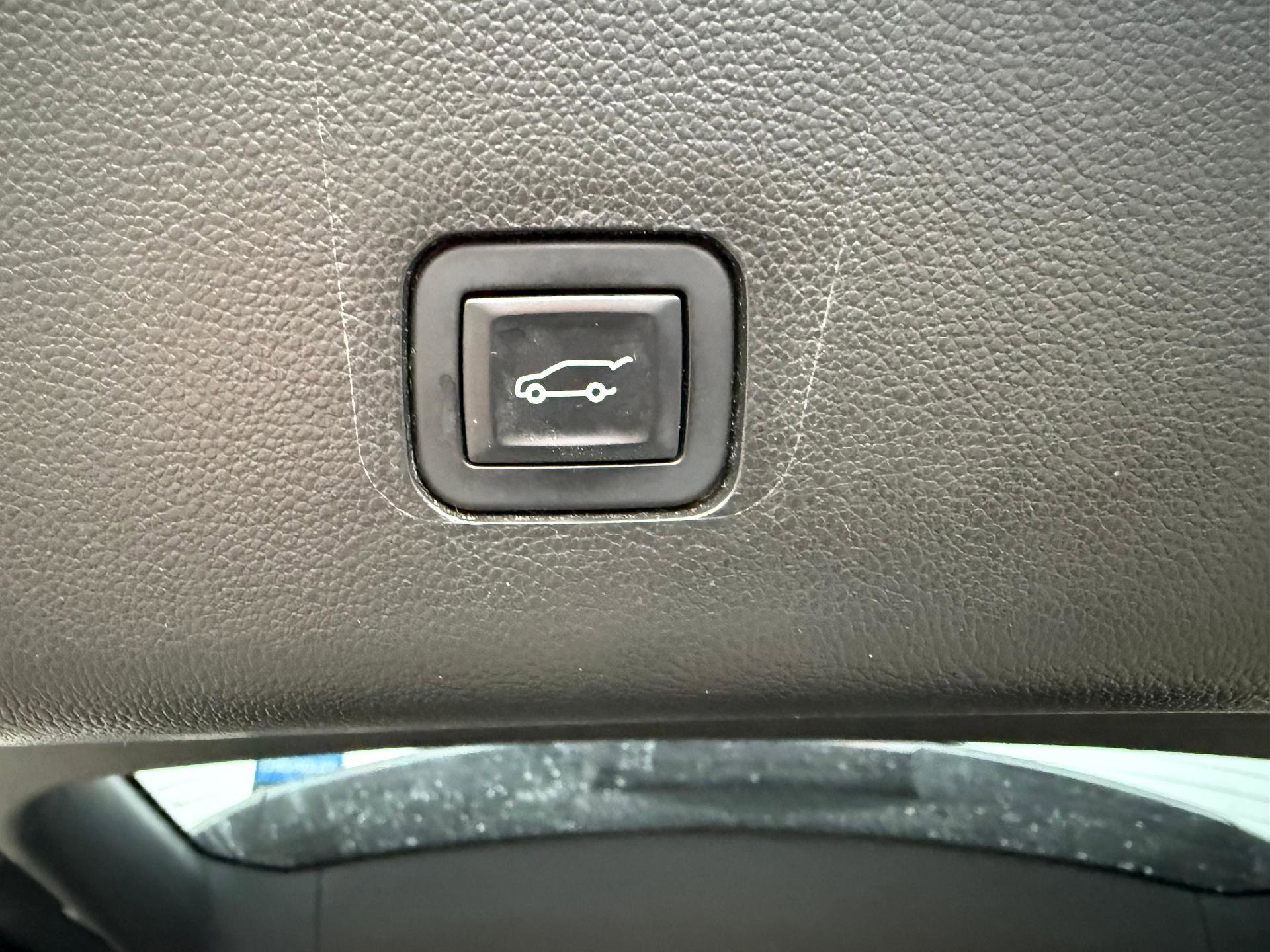 Certified 2018 Chevrolet Traverse LT w/ LPO, Floor Liner Package image 13