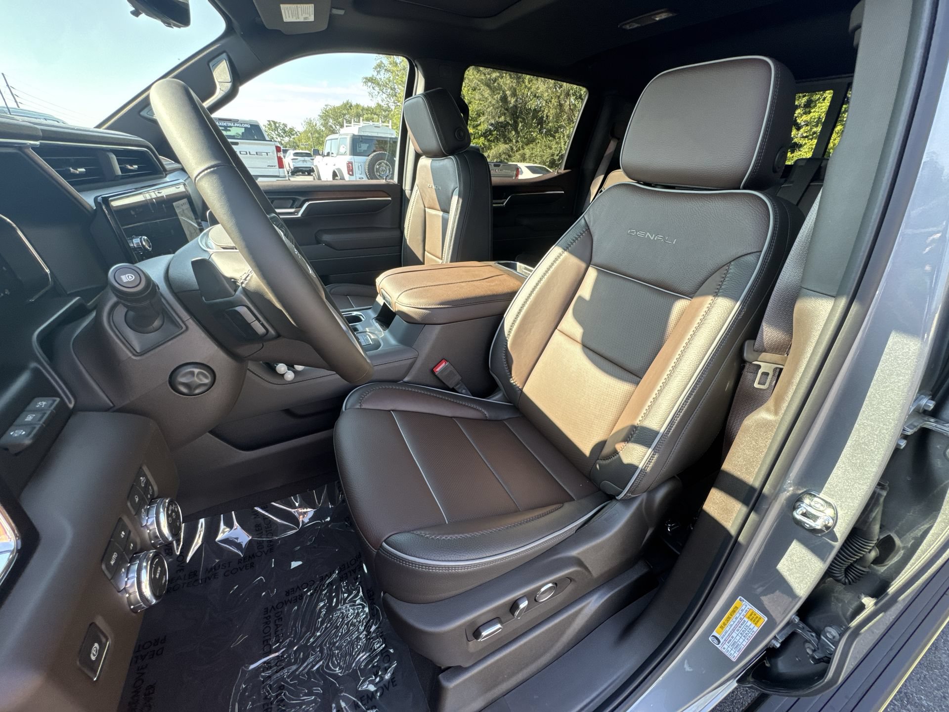 New 2026 GMC Sierra 1500 Denali w/ Denali Reserve Package AWD/4WD image 13