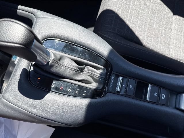 Used 2023 Honda HR-V LX image 16