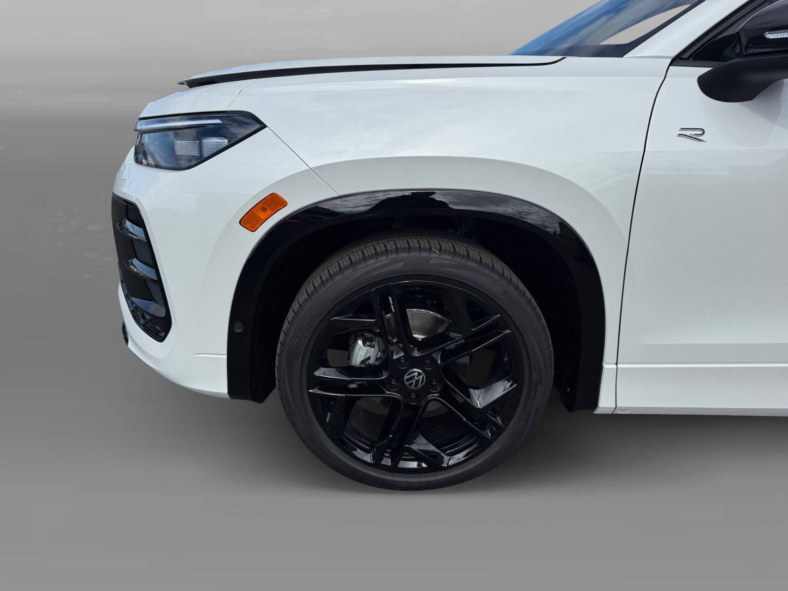 New 2026 Volkswagen Tiguan SE R-Line FWD image 9