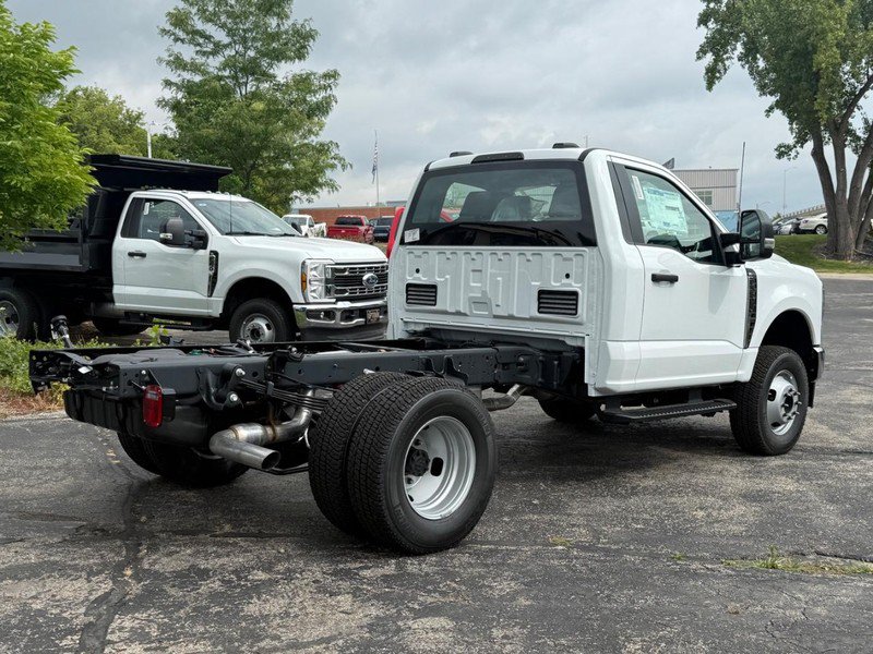 New 2026 Ford F350 XL w/ XL Chrome Package AWD/4WD image 3