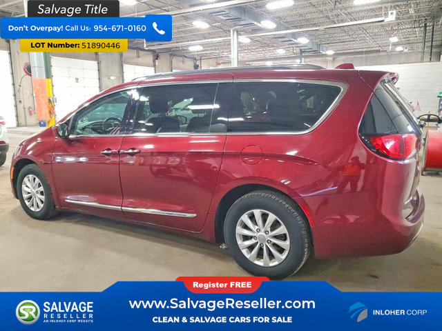 Used 2019 Chrysler Pacifica Touring-L FWD image 3