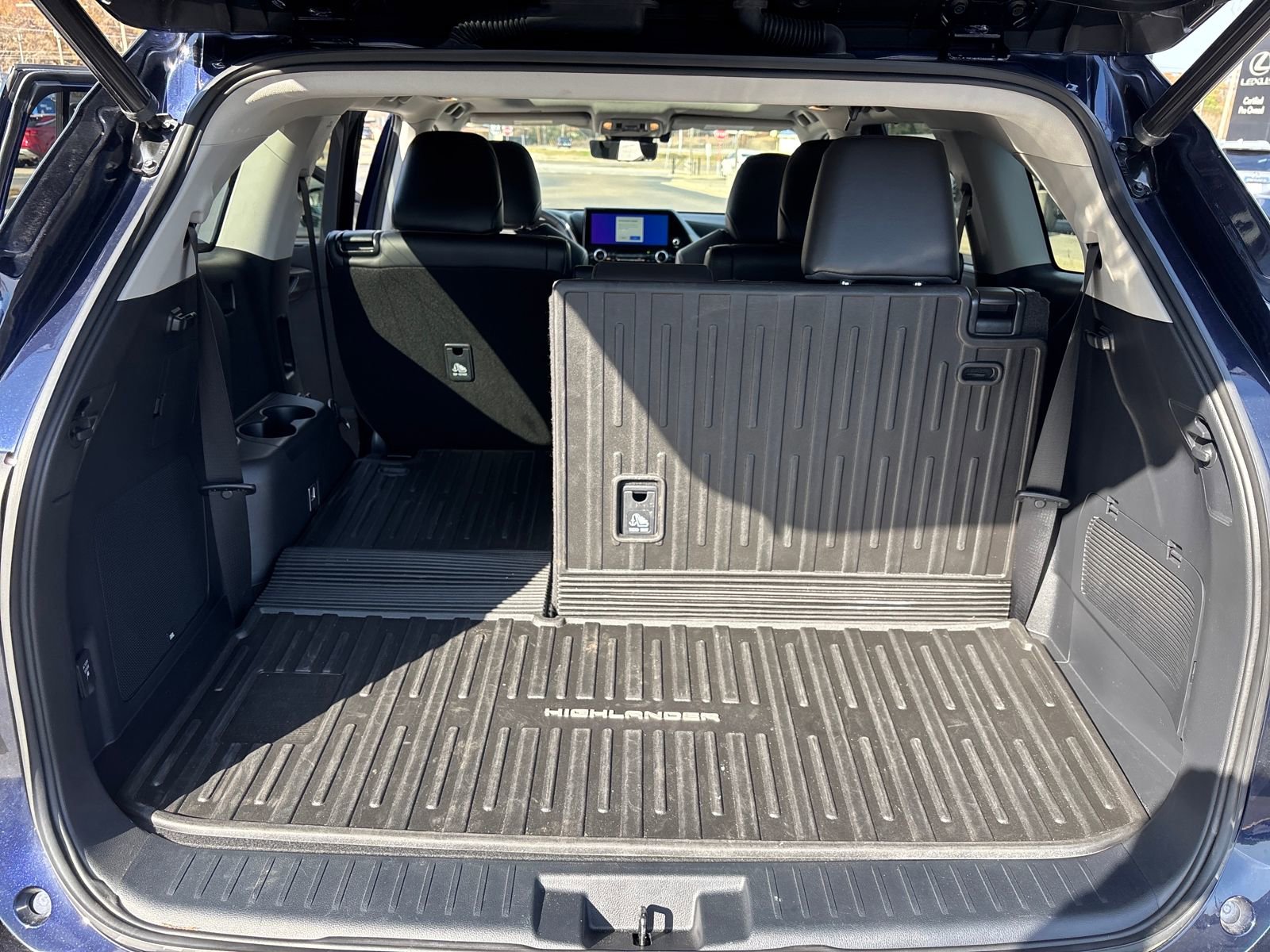 Used 2023 Toyota Highlander Platinum image 24