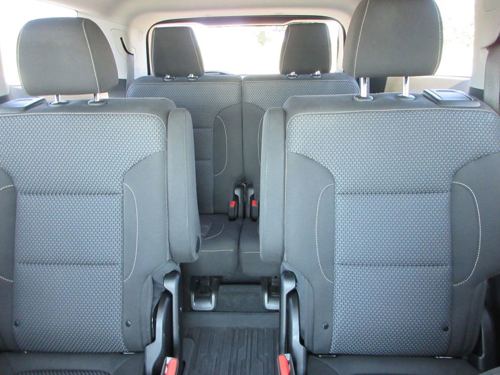 Used 2023 GMC Acadia SLE w/ Driver Convenience Package image 19