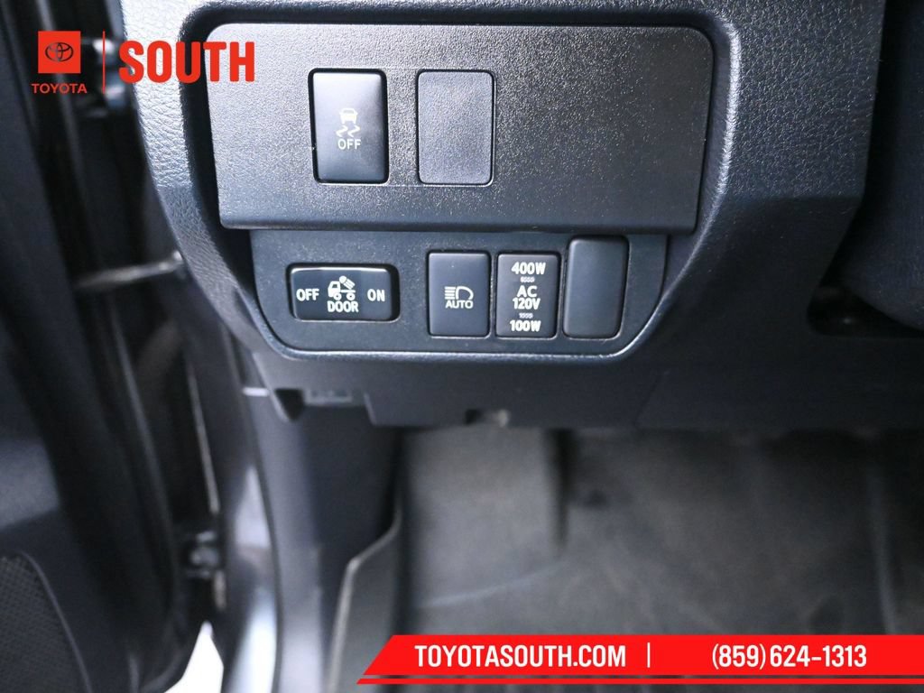 Used 2020 Toyota Tacoma TRD Off-Road AWD/4WD image 28