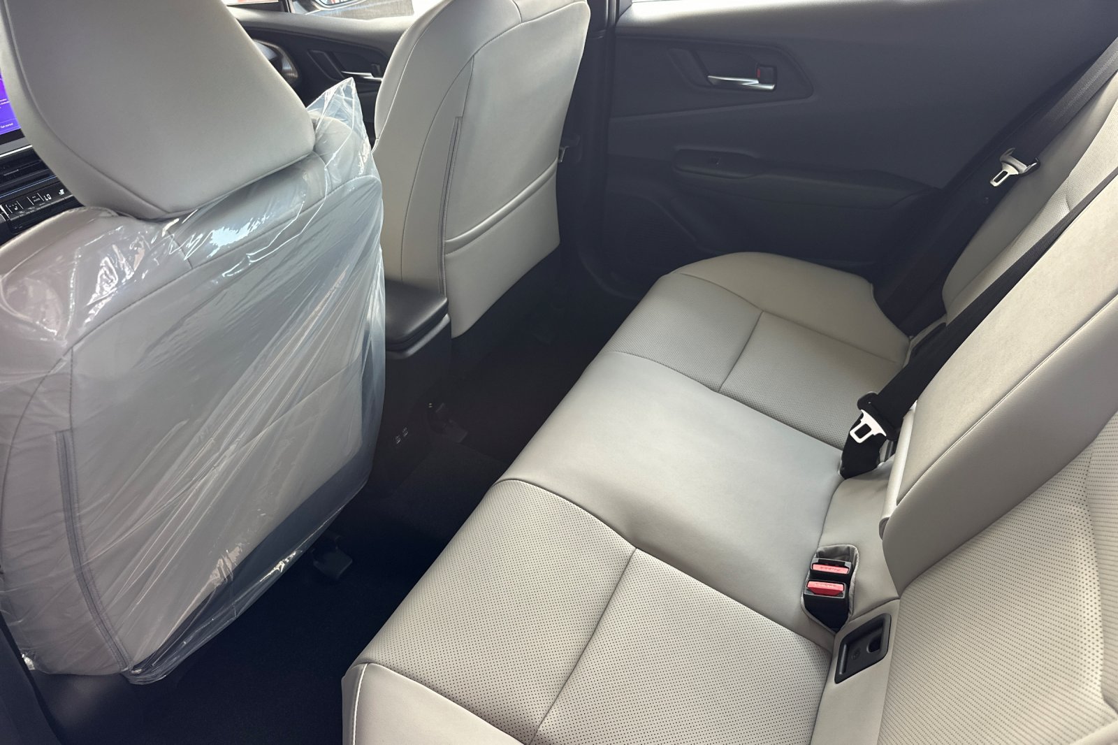 New 2027 Toyota Prius XLE FWD image 9