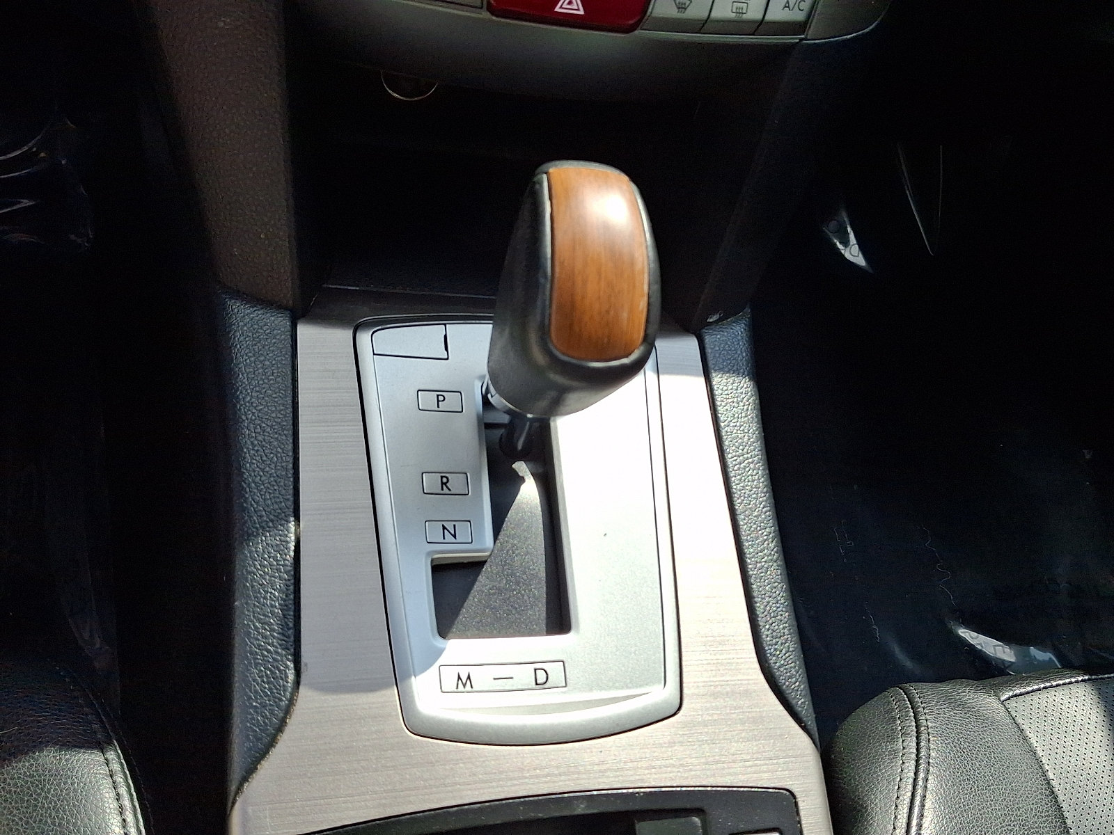 Used 2014 Subaru Outback 2.5i Limited w/ Moonroof Package AWD/4WD image 16