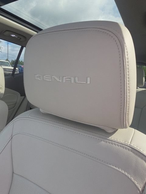 Used 2020 GMC Terrain Denali w/ LPO, Floor Liner Package AWD/4WD image 20