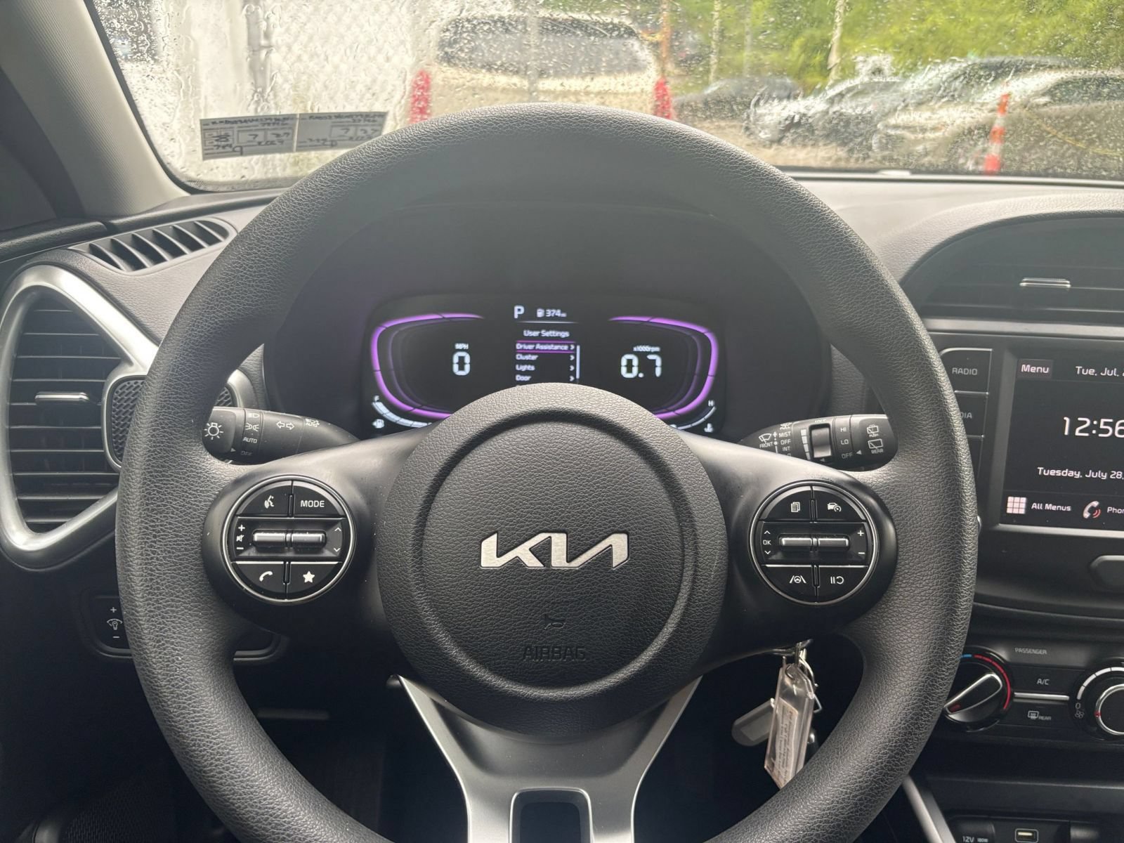 Used 2025 Kia Soul LX w/ LX Technology Package FWD image 25