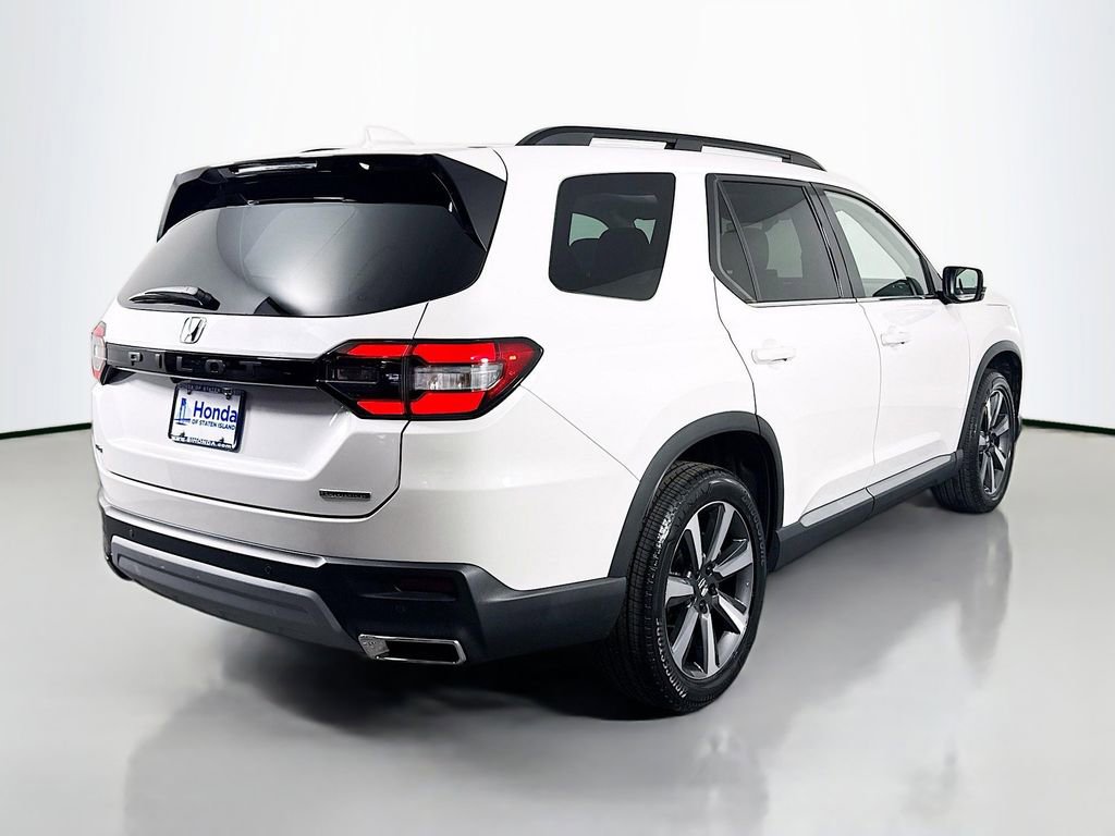 Certified 2023 Honda Pilot Touring image 7