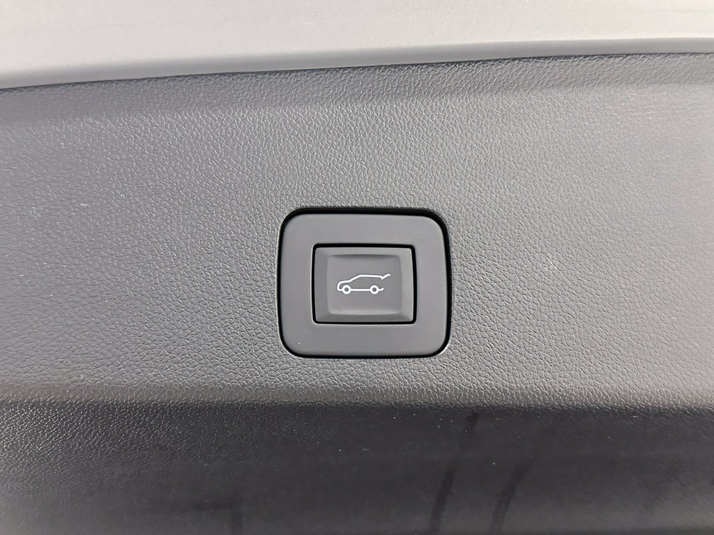Used 2024 Buick Encore GX Sport Touring FWD image 14