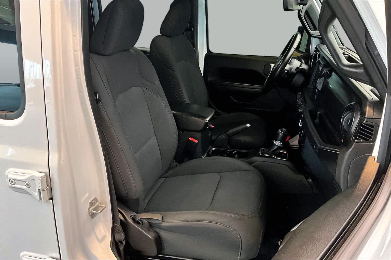 Used 2022 Jeep Gladiator Sport AWD/4WD image 9