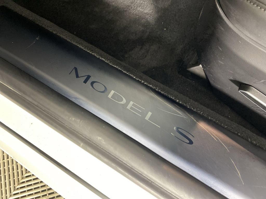 Used 2022 Tesla Model S image 29