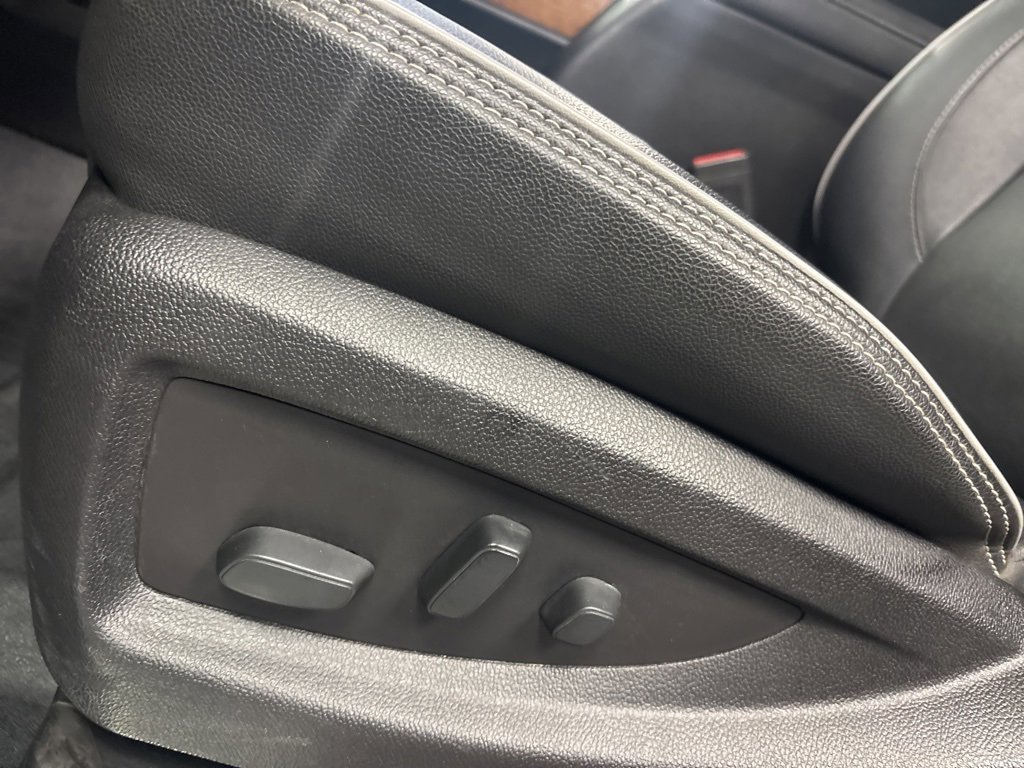 Used 2018 Chevrolet Silverado 2500 High Country w/ Duramax Plus Package image 36