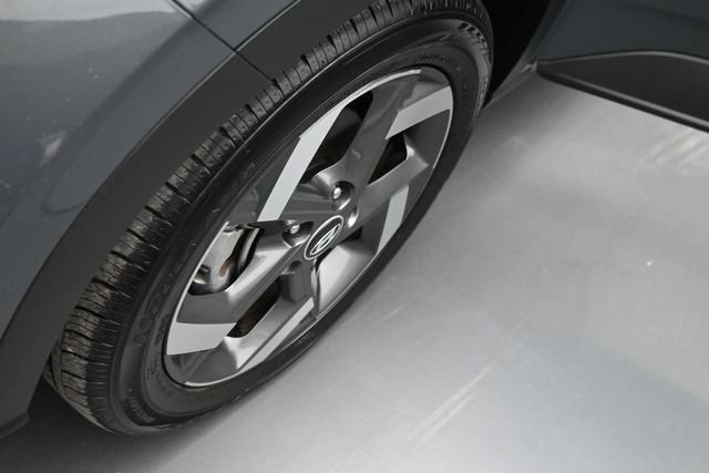 Used 2024 Hyundai Venue SEL FWD image 31