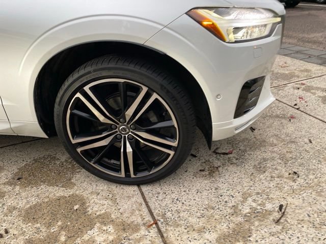 Used 2019 Volvo XC60 T5 R-Design w/ Protection Package Premier AWD/4WD image 24