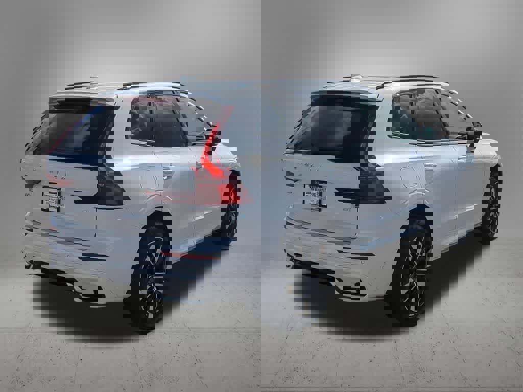 Certified 2026 Volvo XC60 B5 Plus w/ Protection Package Premier image 6