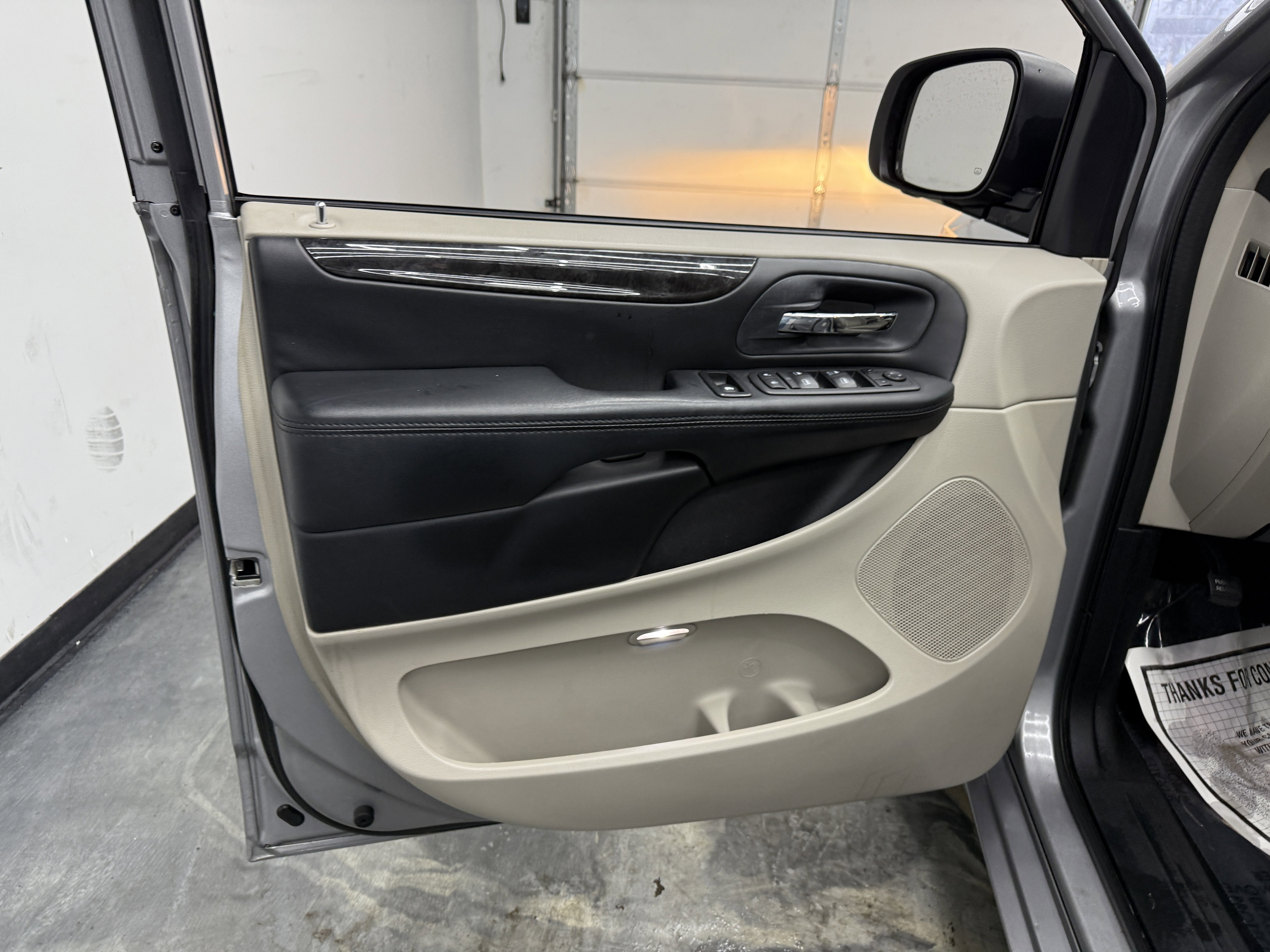 Used 2017 Dodge Grand Caravan SE w/ Power Window Group image 9