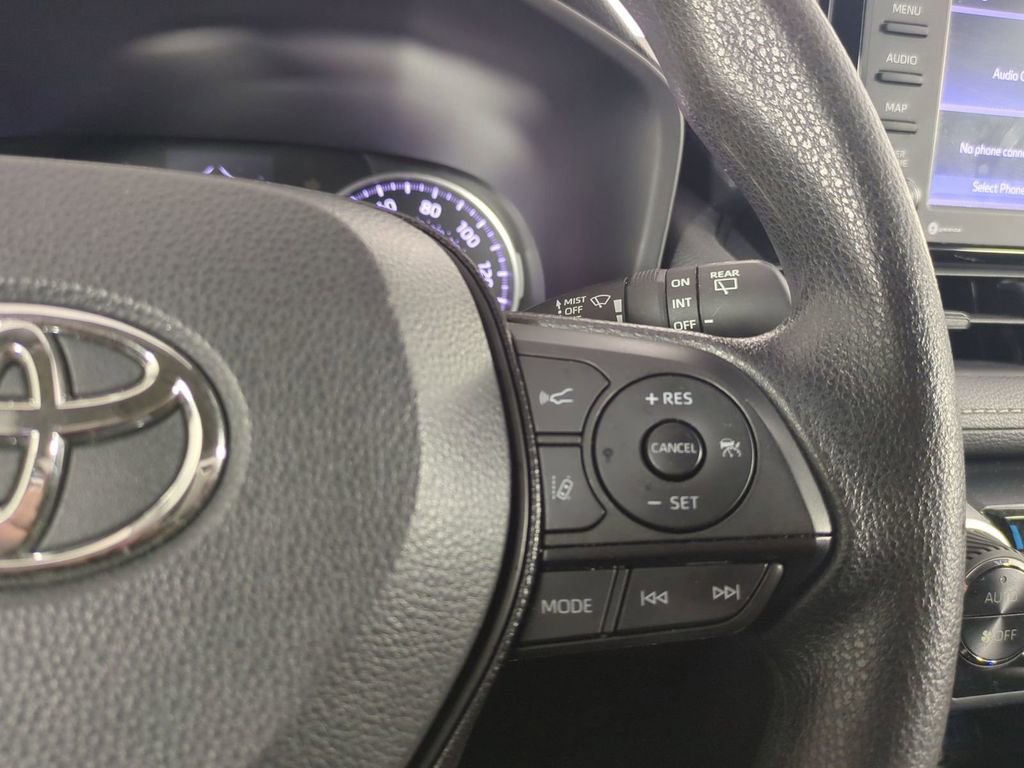Used 2021 Toyota RAV4 XLE image 32