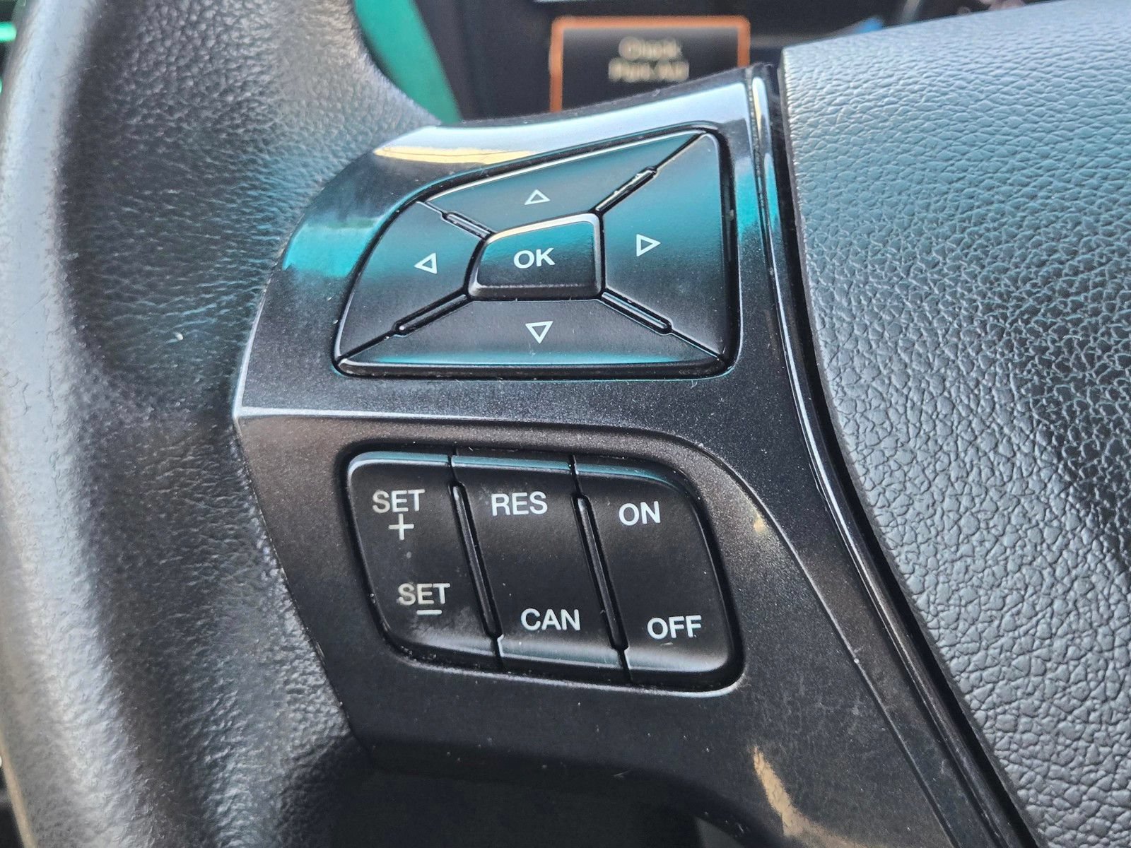 Used 2017 Ford Explorer XLT w/ Equipment Group 202A FWD image 27