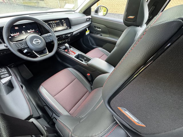 New 2026 Nissan Kicks SR w/ SR Premium Package AWD/4WD image 28