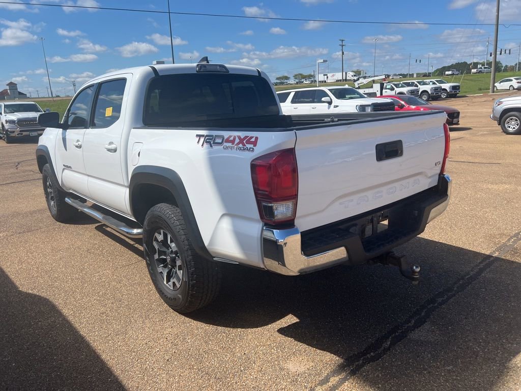 Used 2017 Toyota Tacoma TRD Off-Road w/ Tow Package (A/T) image 13