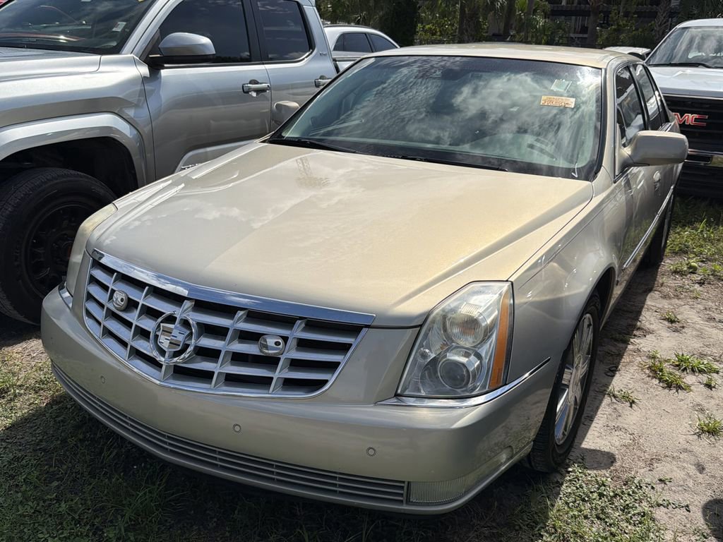Used 2008 Cadillac DTS FWD image 3