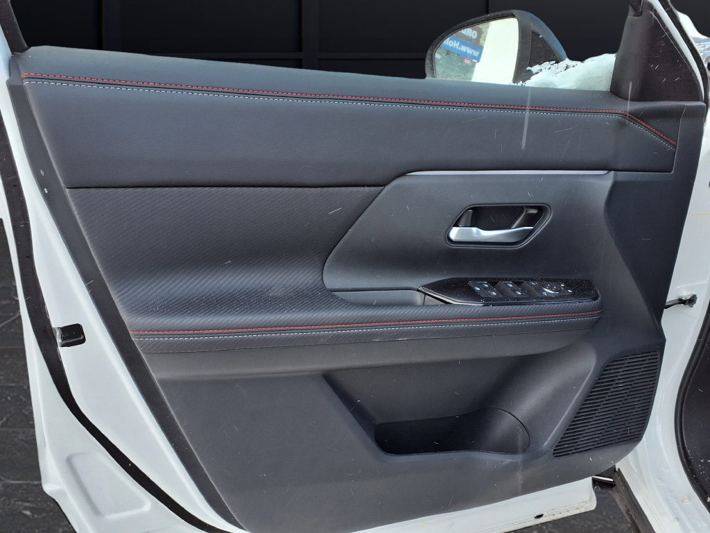 New 2026 Nissan Kicks SR AWD/4WD image 28