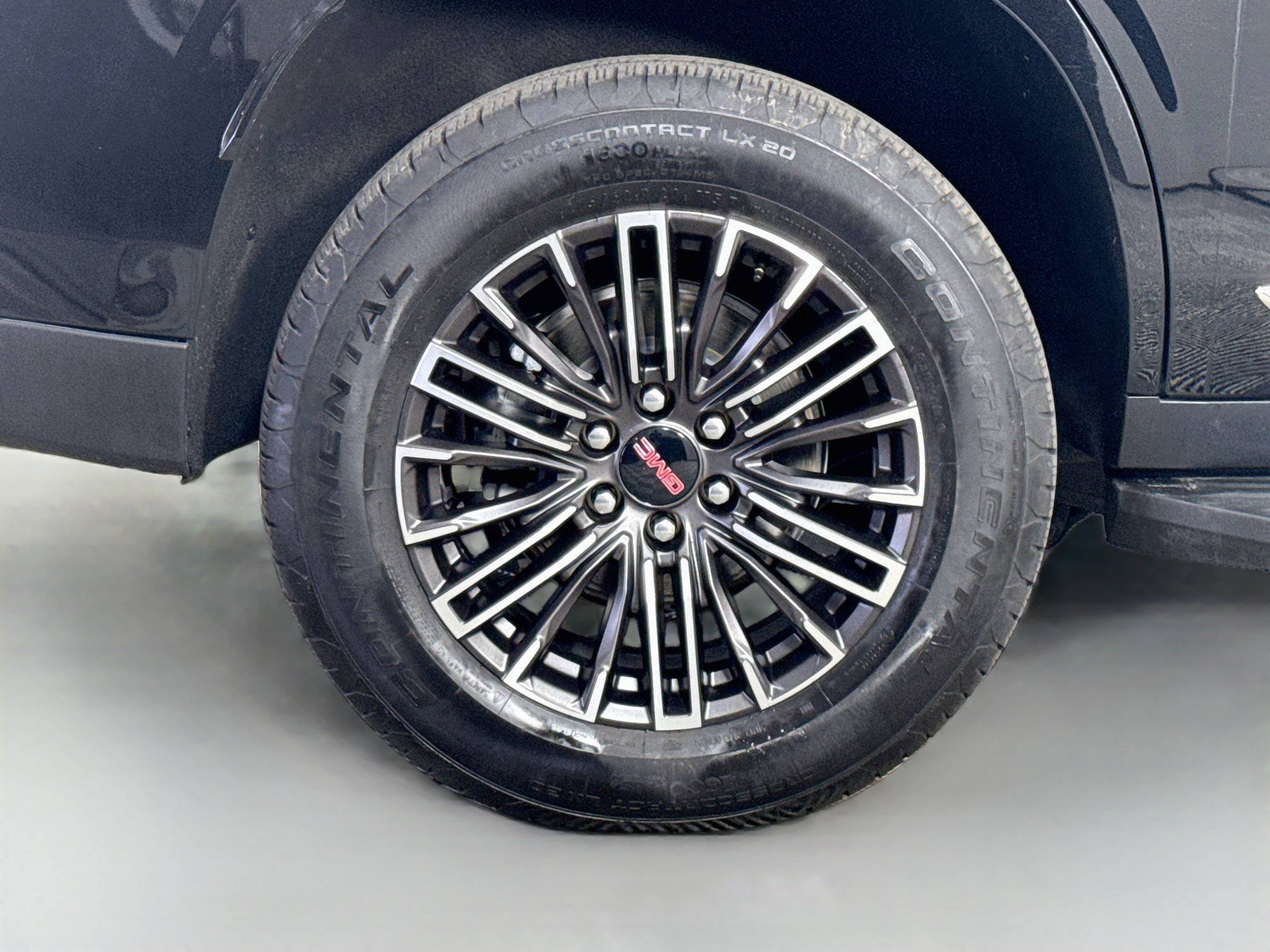Used 2026 GMC Yukon Elevation AWD/4WD image 33
